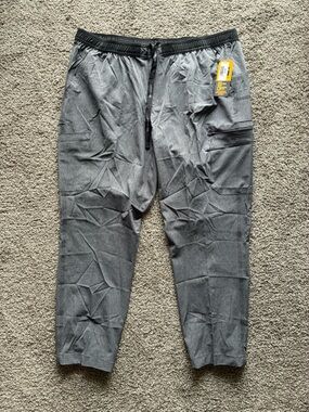 Carhartt Force Cross Flex Men's Gray Cargo Jogger Scrubs with Zipper Pocket